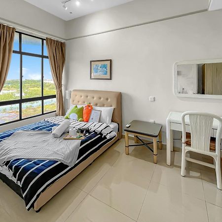 1 Bedroom Apartment, Melaka Cbd Town Center- Hosted By Private Locals Resident, Balcony With City Skyline View Or Seaview, Opposite Malls, Tv Box, 5 Minutes To Jonker Street, Malacca Ngoại thất bức ảnh