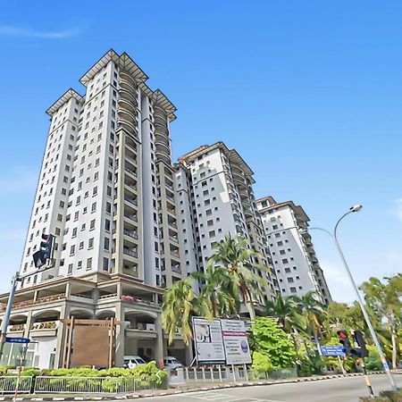 1 Bedroom Apartment, Melaka Cbd Town Center- Hosted By Private Locals Resident, Balcony With City Skyline View Or Seaview, Opposite Malls, Tv Box, 5 Minutes To Jonker Street, Malacca Ngoại thất bức ảnh