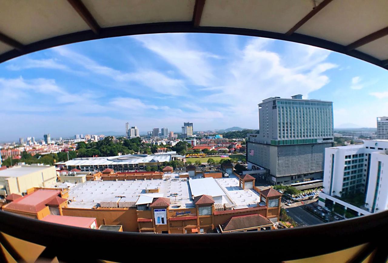 1 Bedroom Apartment, Melaka Cbd Town Center- Hosted By Private Locals Resident, Balcony With City Skyline View Or Seaview, Opposite Malls, Tv Box, 5 Minutes To Jonker Street, Malacca Ngoại thất bức ảnh