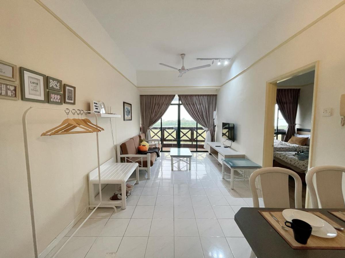 1 Bedroom Apartment, Melaka Cbd Town Center- Hosted By Private Locals Resident, Balcony With City Skyline View Or Seaview, Opposite Malls, Tv Box, 5 Minutes To Jonker Street, Malacca Ngoại thất bức ảnh