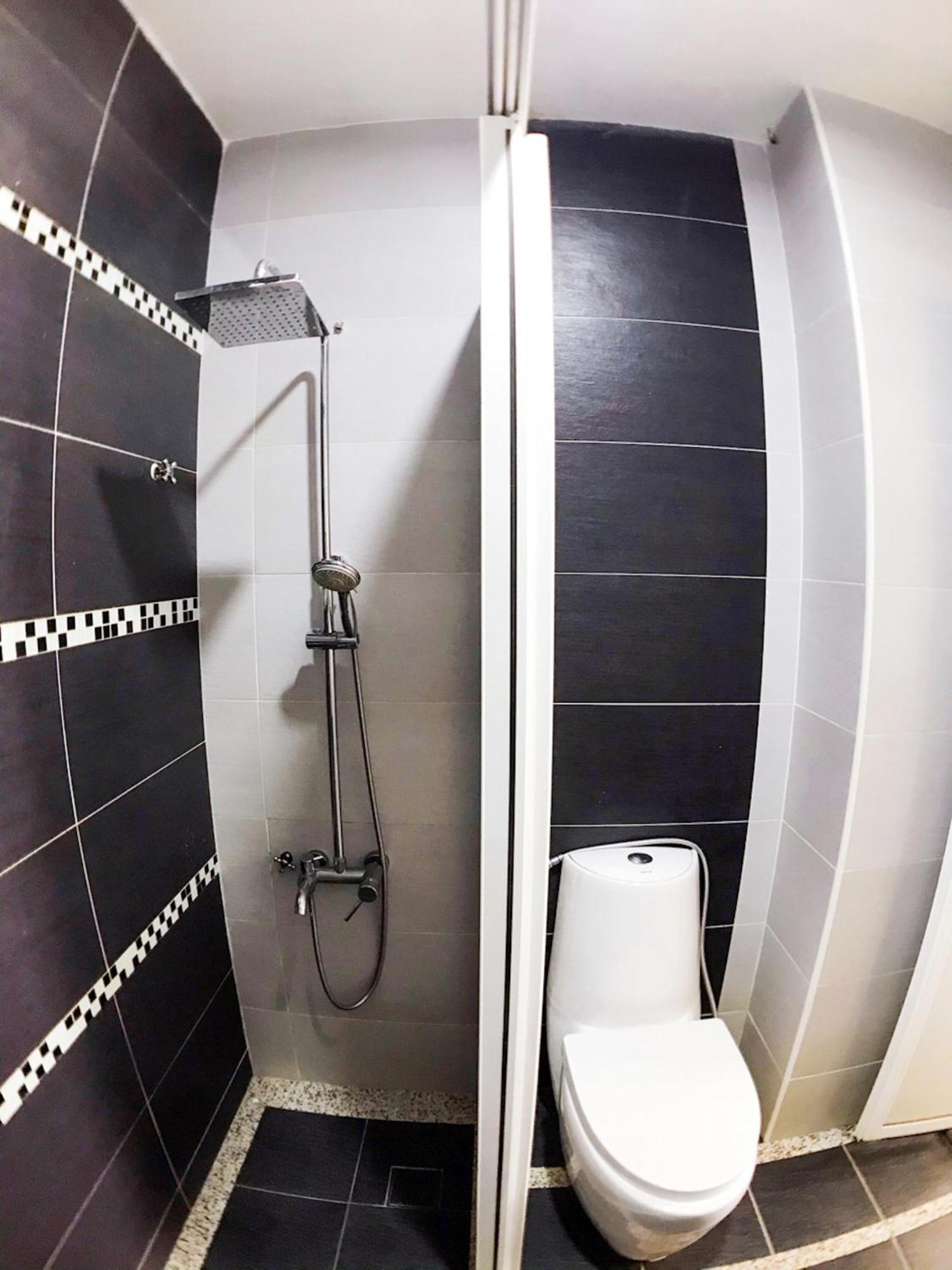 1 Bedroom Apartment, Melaka Cbd Town Center- Hosted By Private Locals Resident, Balcony With City Skyline View Or Seaview, Opposite Malls, Tv Box, 5 Minutes To Jonker Street, Malacca Ngoại thất bức ảnh