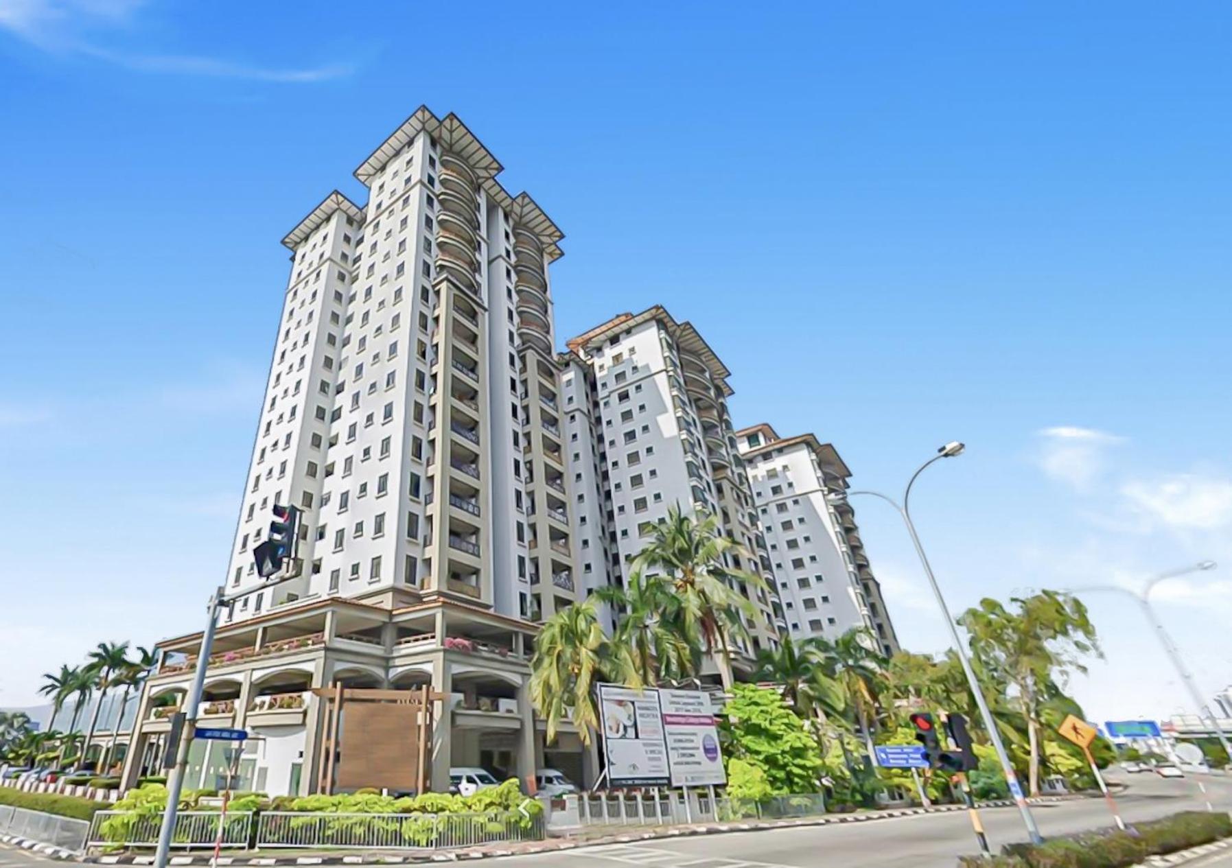 1 Bedroom Apartment, Melaka Cbd Town Center- Hosted By Private Locals Resident, Balcony With City Skyline View Or Seaview, Opposite Malls, Tv Box, 5 Minutes To Jonker Street, Malacca Ngoại thất bức ảnh